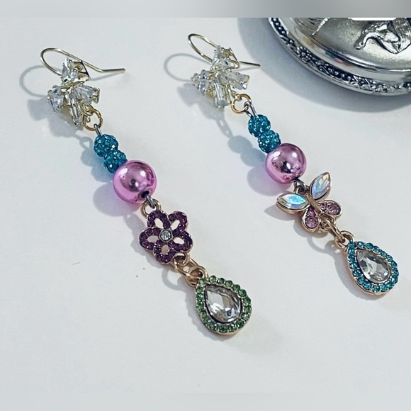 POM-POM GIRLS Fab Fridays Co-Host FLYER. Spring 2026 ! Buyer’s Giveaway!! - Picture 4 of 15